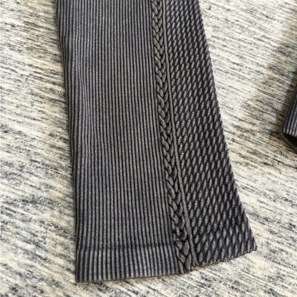 Aerie Offline Cropped Long Sleeve Large - Picture 4 of 4